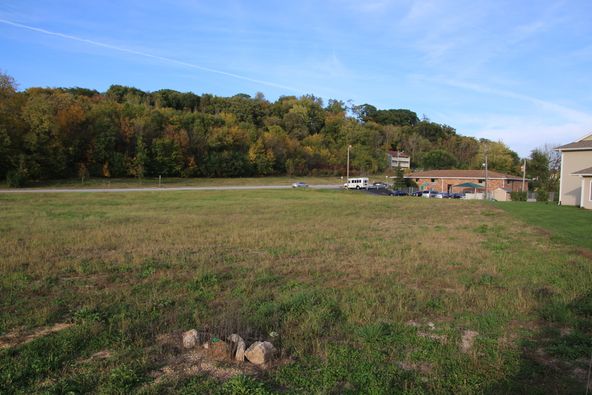 Blackhawk Landing (Lot 1A): 3000-3234 Blackhawk Road, Rock Island, IL 61201